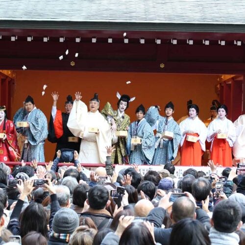 本殿で行われる「節分祭」「追儺式」と続けて参加するのがおすすめです。