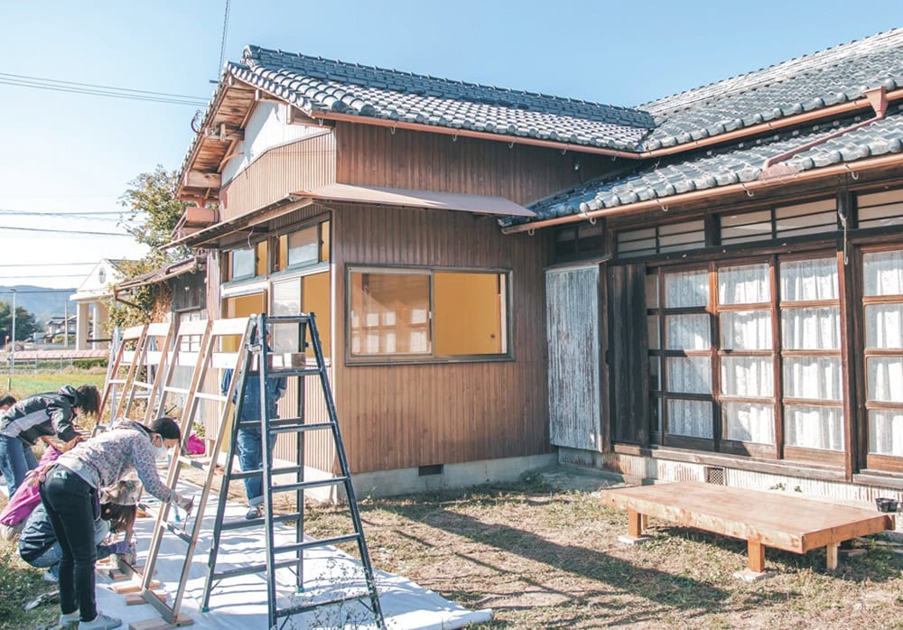 1933年築の平屋のリフォームは塗装やクロス張り替えなど壁や建具のリフレッシュが中心