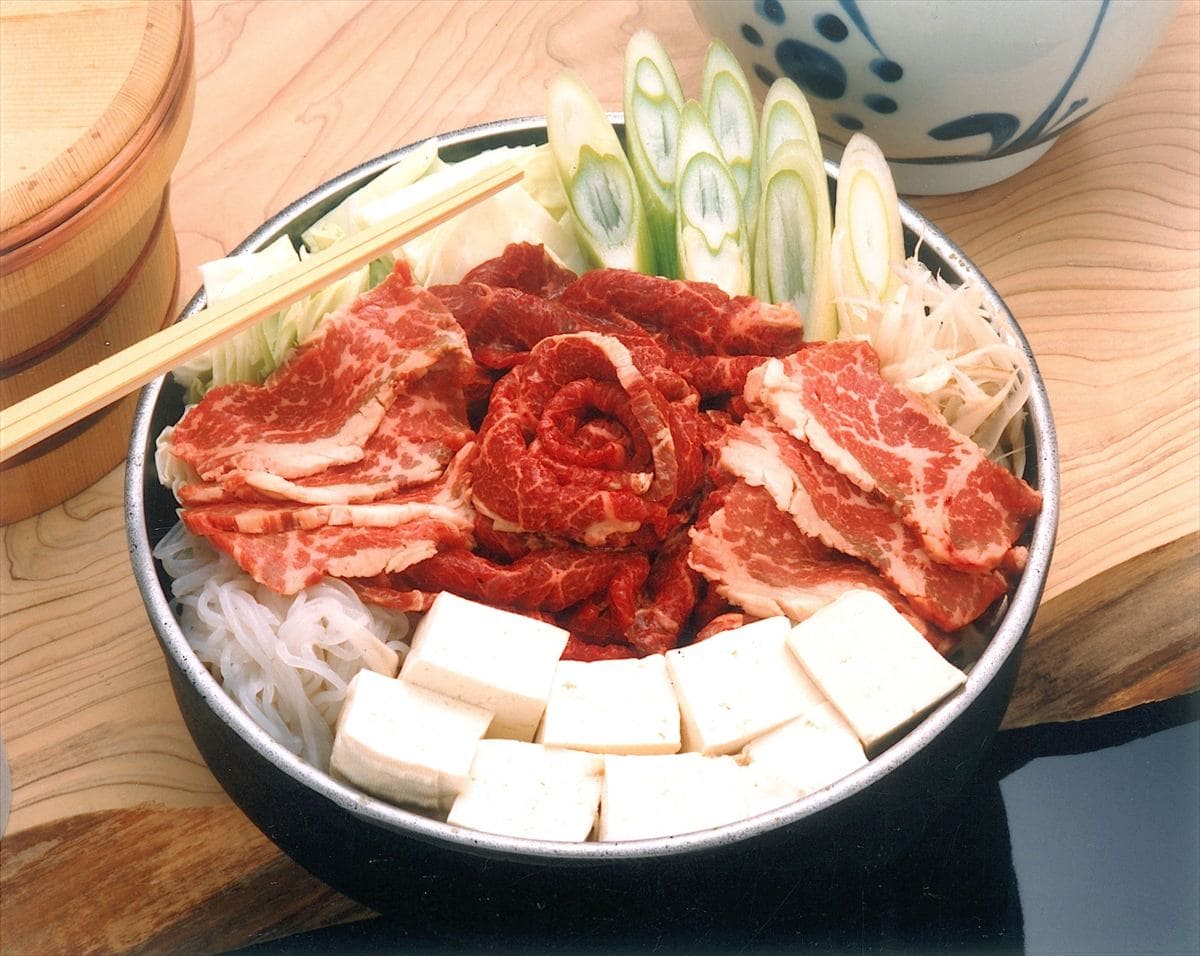 「戸」が付くところに馬肉文化あり！栄養満点でヘルシーな馬肉鍋（ばにくなべ）【青森県】