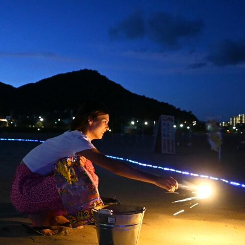 「青い海、緑の山、温泉。南熱海には至る所に足を止めたくなるような景色があって、自然と暮らしが調和しています。地元の方々も温かく迎え入れてくださって、素敵な出会いにも恵まれました。熱海には、私達のように都会から移り住んできたという人が多いので、閉鎖的なところがないんです」（ナナさん）