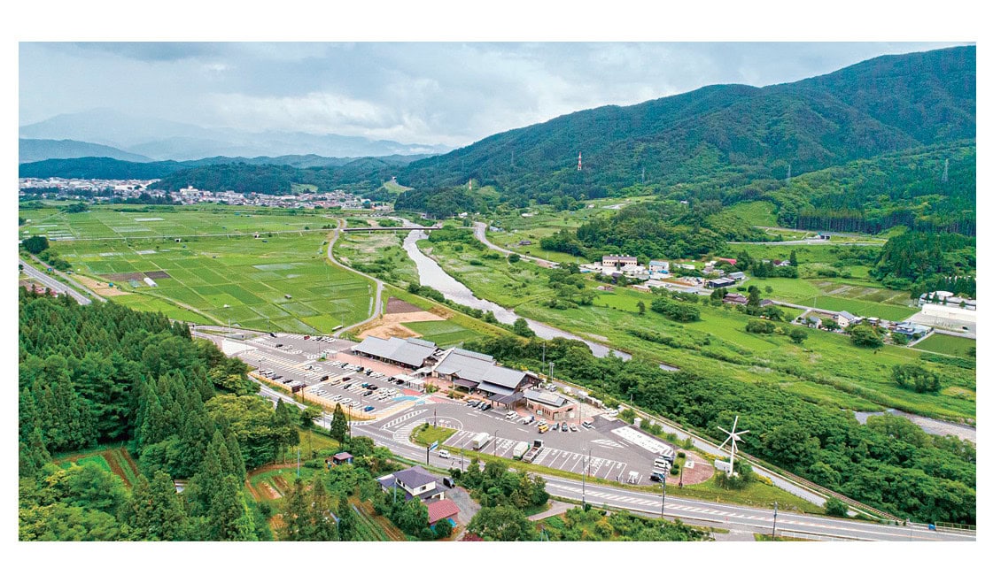 緑に囲まれた道の駅