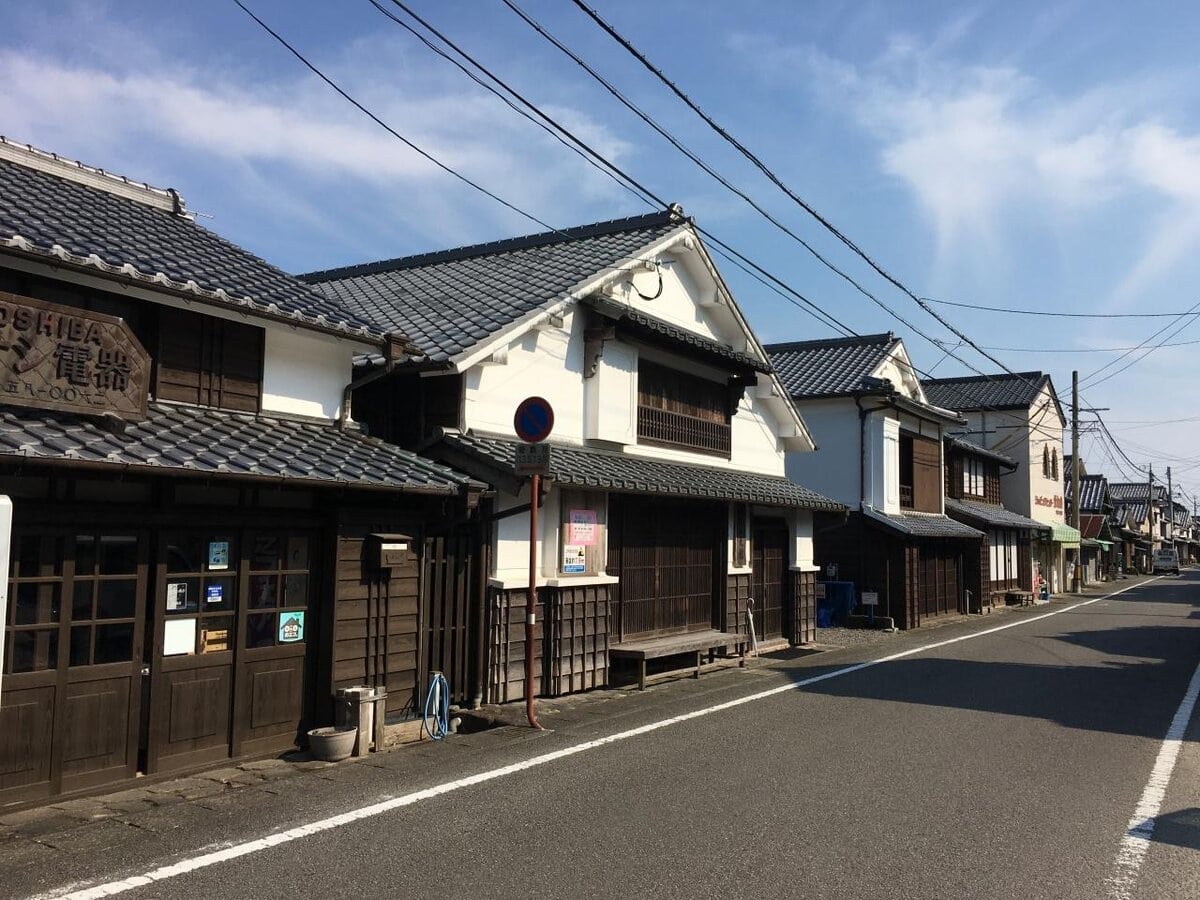 築160年の古民家を再生した食堂が、街の新たな活力を生む。小さな港町