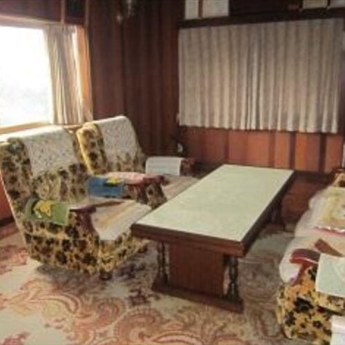 岡山県津山市の物件の洋室。玄関の側にあり、応接室として使いやすい。
