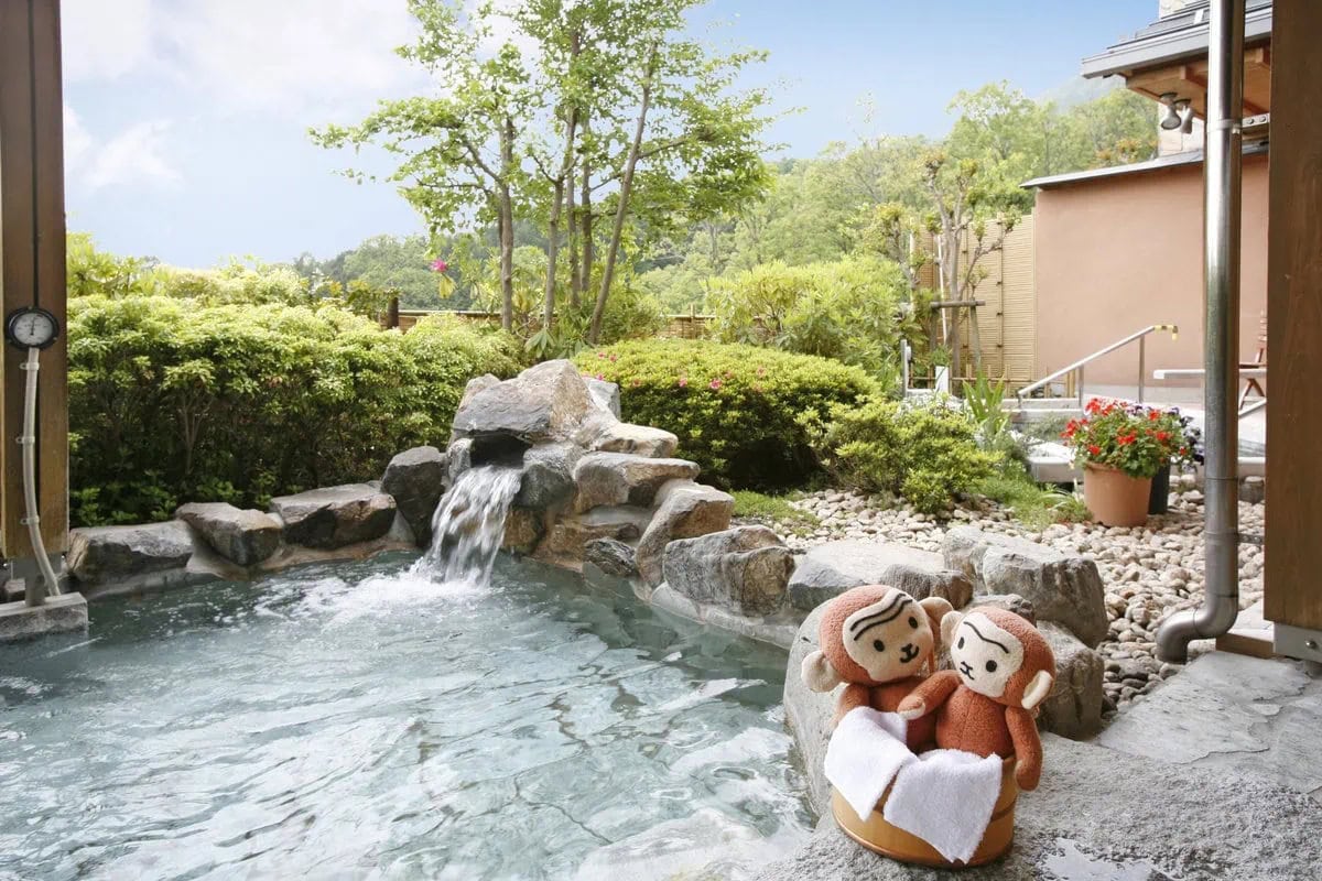 長野県駒ケ根市の早太郎温泉郷は、3つの日帰り温泉・10棟の宿泊施設があり、「美肌の湯」が人気です