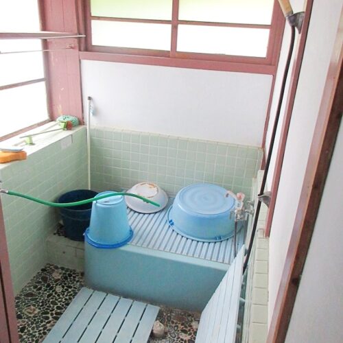 岩手県遠野市の物件の浴室。タイル張りですが、充分使えます