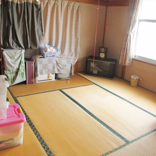 宮城県栗原市の和室。現状渡し希望だが、家財等の処分は要相談