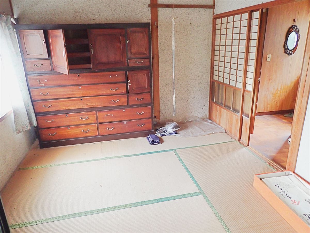 長崎県南島原市の物件の和室。寝室などとしても利用できそう。