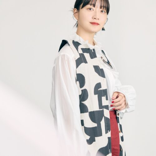 田舎暮らしの本のインタビューを受ける深川麻衣さん