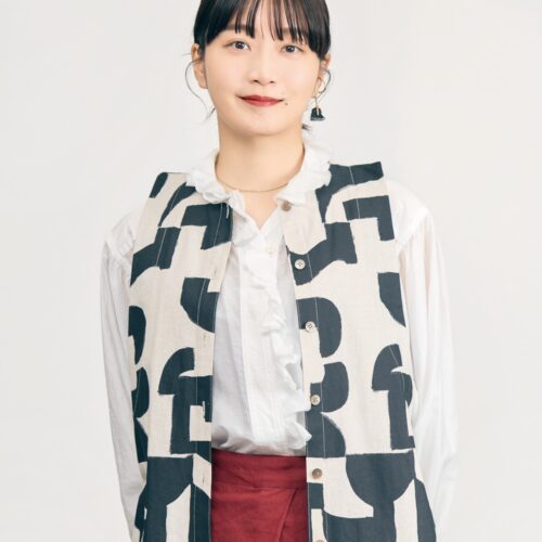 田舎暮らしの本のインタビューを受ける深川麻衣さん