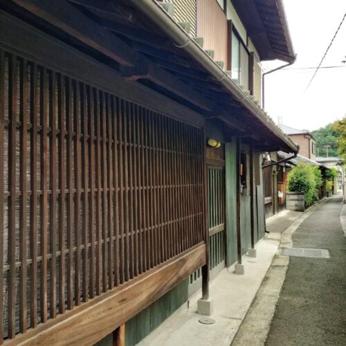 大工だった曽祖父が建てた家は、重厚なたたずまい
