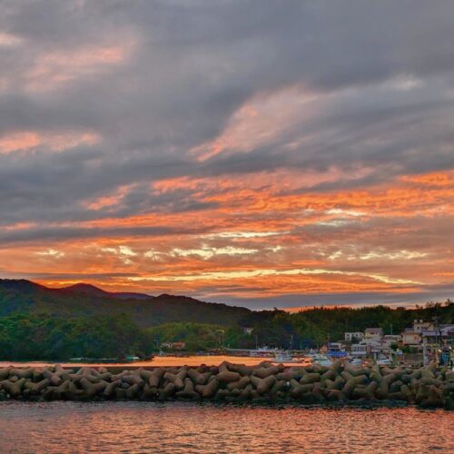 安楽島の海は水質がよく、夕景も美しい。近所の安楽島海水浴場はお気に入りスポット／三重県鳥羽市
