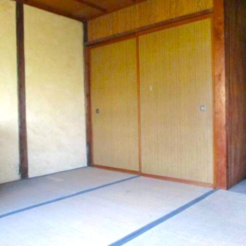 岡山県備前市の物件の和室。古いがさっぱりとしていて、こぎれい。