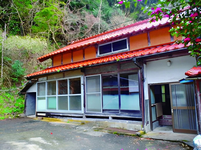 島根県川本町の物件の外観。