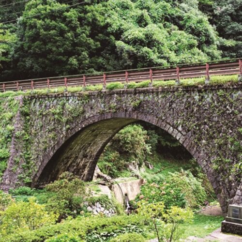 山口県萩市の三見橋（眼鏡橋）。県下最大級の石造りの橋。