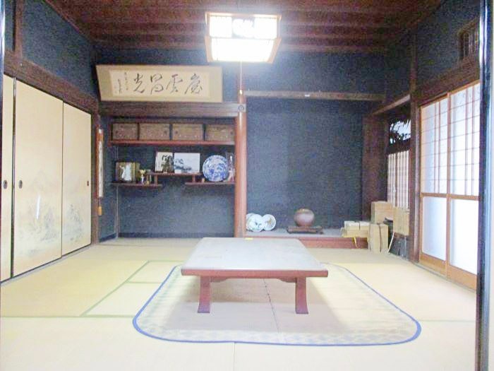 岡山県備前市の物件の和室。床の間や違い棚など、和のよさがある和室です