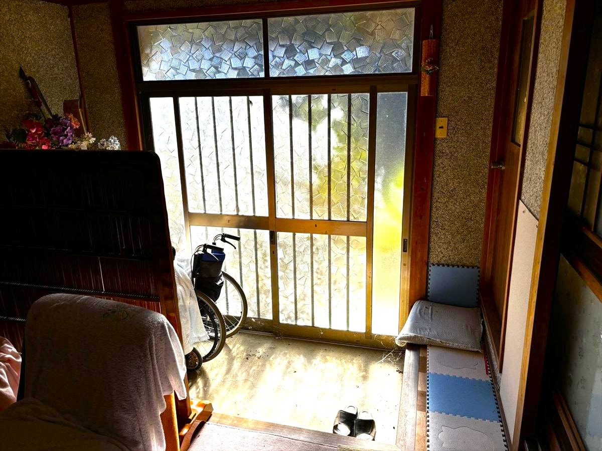 兵庫県佐用町の物件の玄関。
