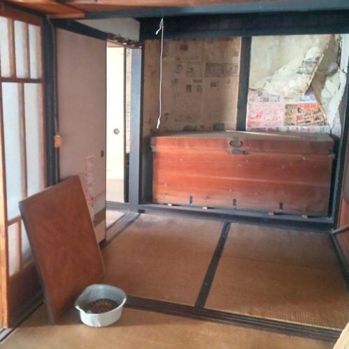 岡山県備前市の物件の和室。戸を開け放てば、広々としている。
