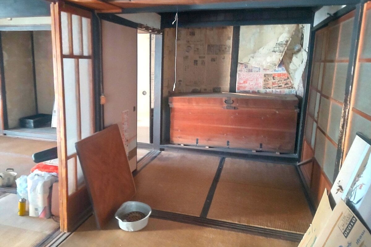 岡山県備前市の物件の和室。戸を開け放てば、広々としている。