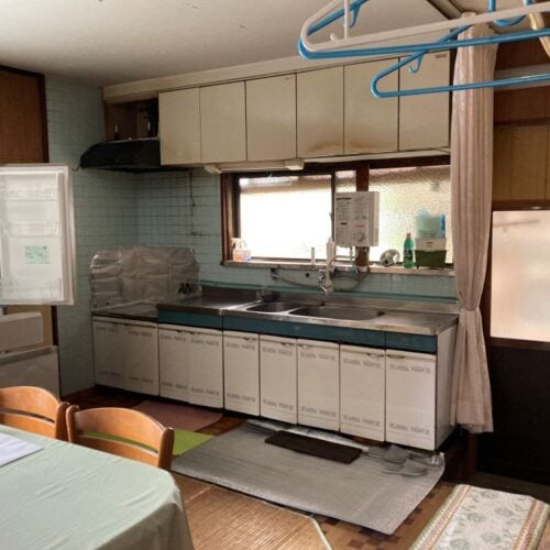 山口県萩市の物件のキッチン。広さ十分で使いやすそう。