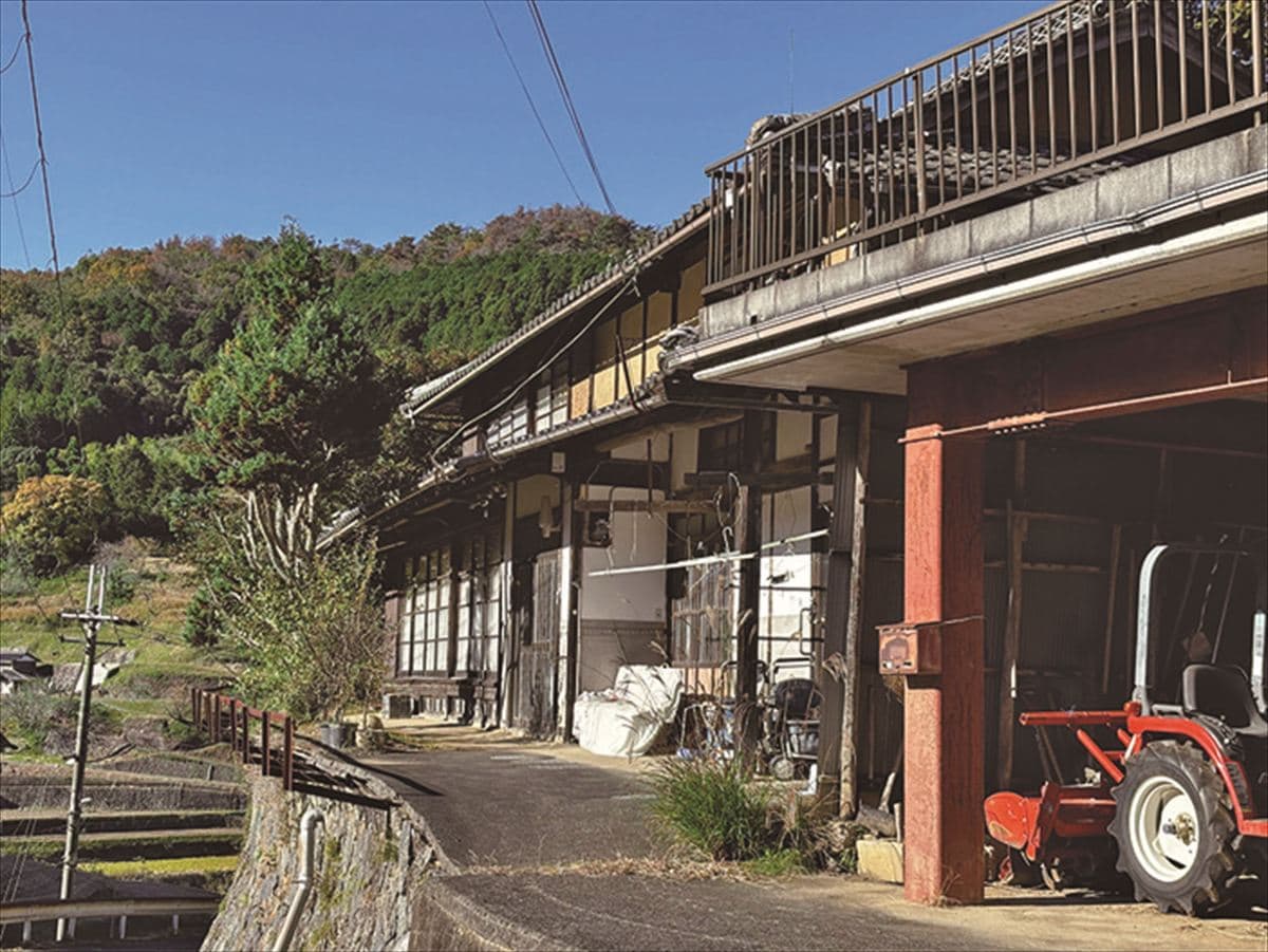 兵庫県佐用町の物件の外観。