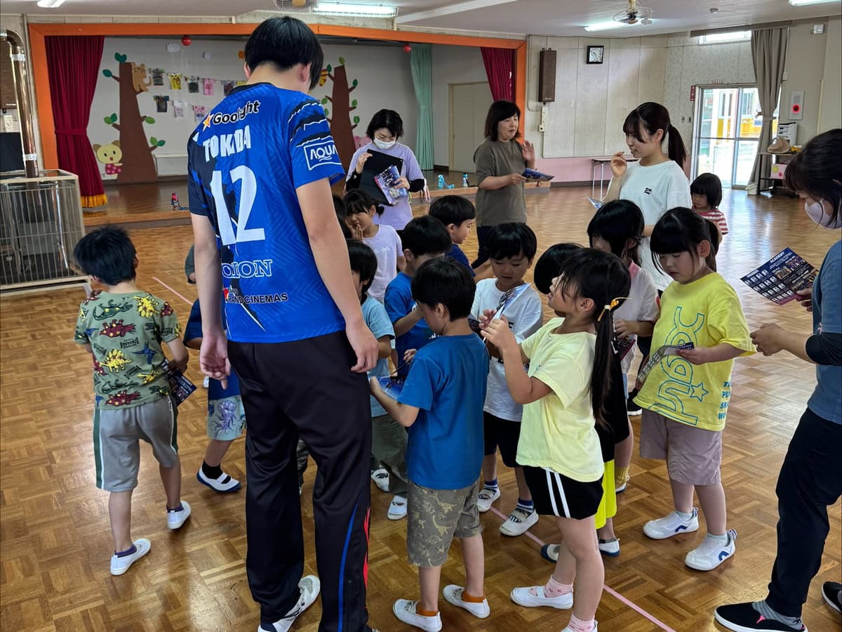 「選手は背も高いですし、子どもたちからの人気はありますね」と北さん