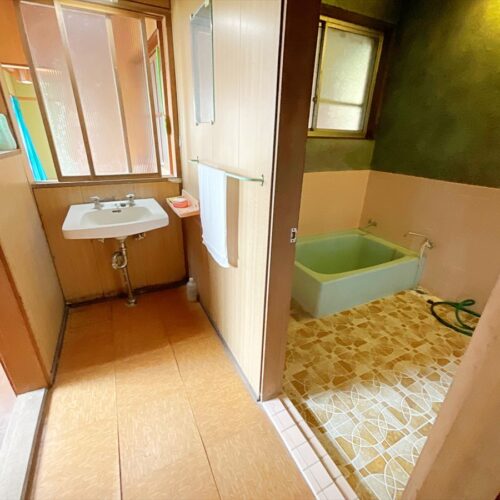 福井県坂井市の物件の洗面所