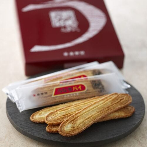 静岡県のご当地お菓子「うなぎパイ」。