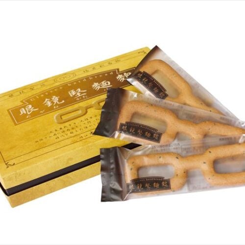 地元民熱愛のスイーツはコレ！ 眼鏡の形の超カタイお菓子に、緑色の謎のドリンク「さわやか」って……!?【福井県ご当地お菓子3選】