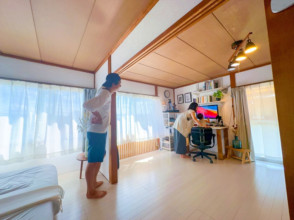 改修後の2階。洋室にして作業部屋と寝室に。after