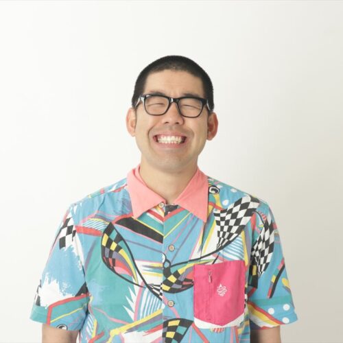 富山県で活動するよしもと住みます芸人、ノビ山本さん。
