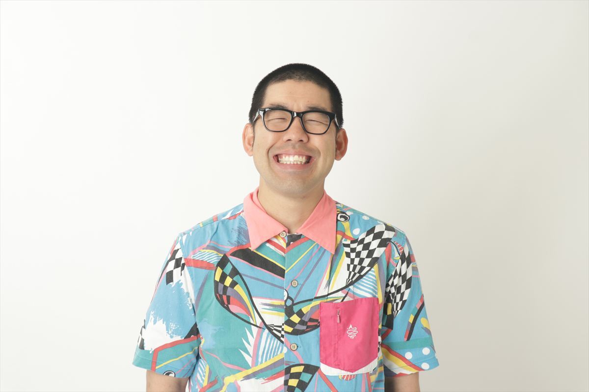 富山県で活動するよしもと住みます芸人、ノビ山本さん。