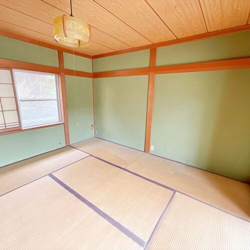 福井県坂井市の物件の和室。畳には汚れが見られる