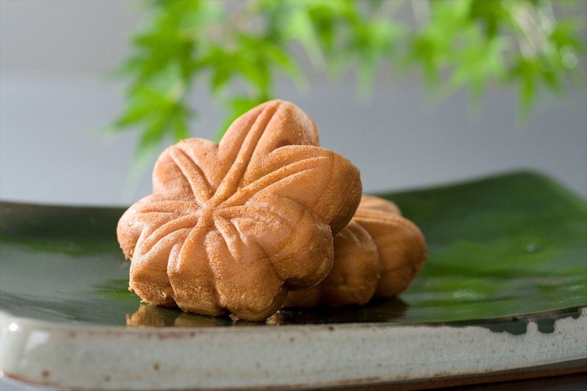 広島県のご当地お菓子「もみじ饅頭」。