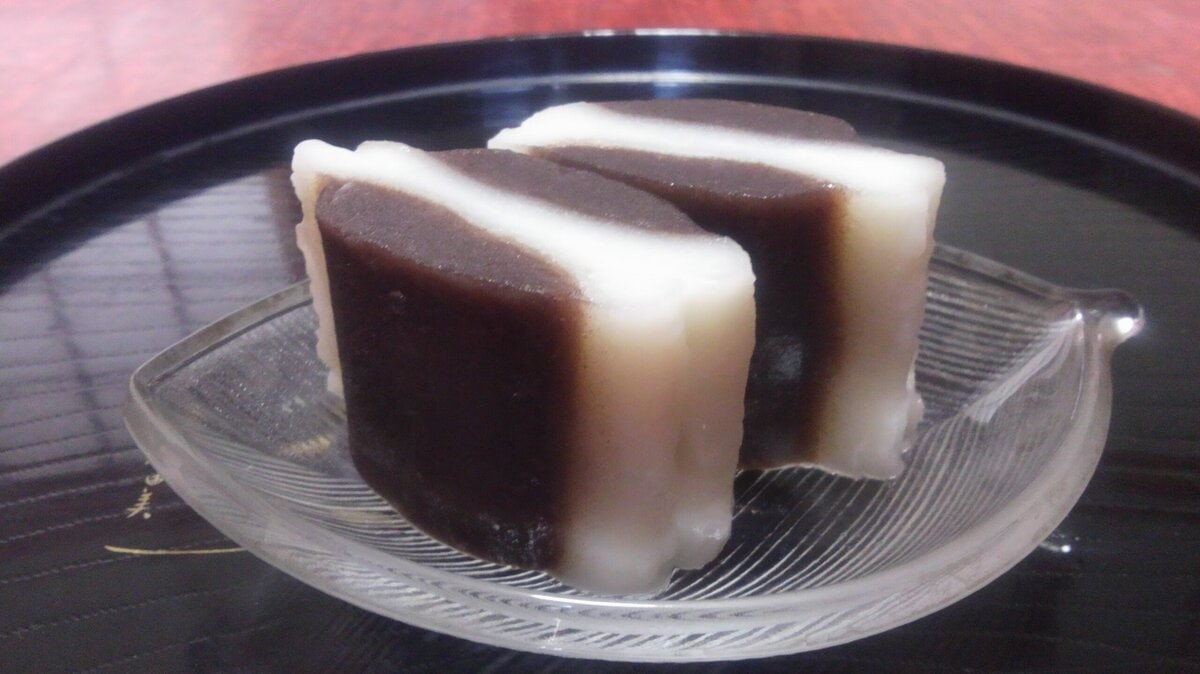 宮崎県のご当地お菓子「鯨ようかん」。