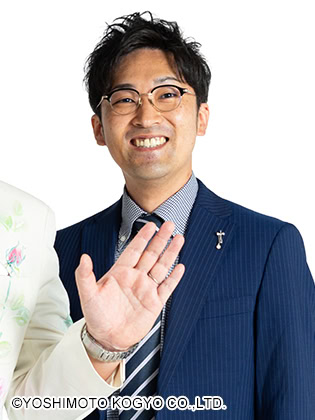 広島県で活動中のよしもと住みます芸人、「藩飛礼（ハンピレイ）」の松本貴明さん。