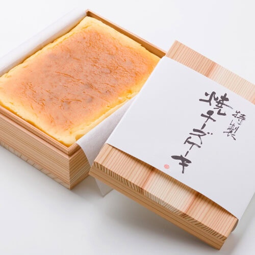 東京都のご当地お菓子「特製焼チーズケーキ」。