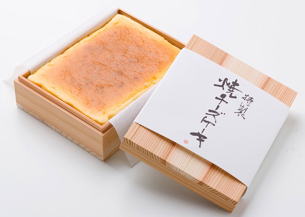 東京都のご当地お菓子「特製焼チーズケーキ」。