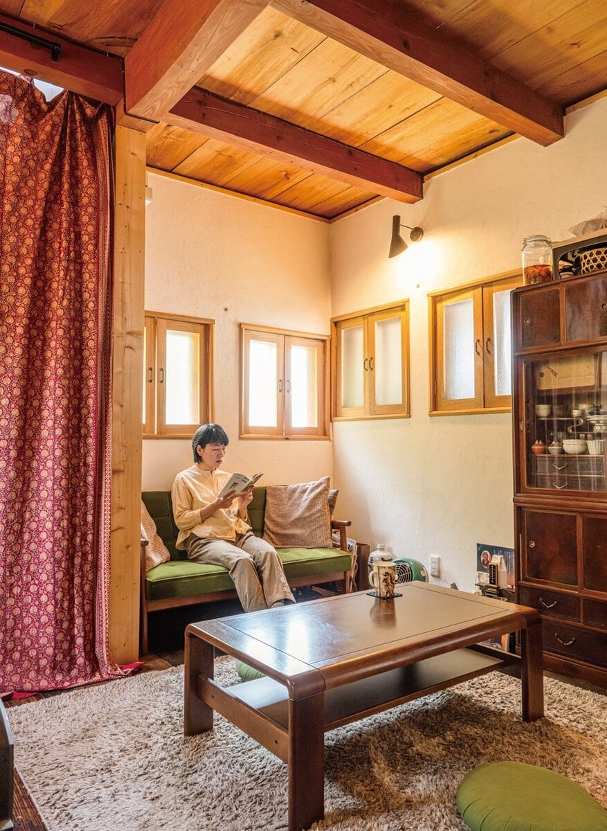 10カ所に新たな窓を設置した納屋ハウス。リビングは4連にして明かりを確保した／福井県南越前町