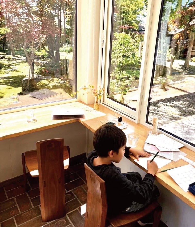 「higashikawa style cafe Zen」の2階にはコワーキングスペースがある／北海道東川町