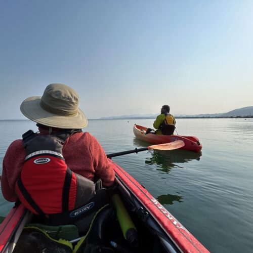 車で小一時間のところにある琵琶湖へ行き、仲間とカヤック