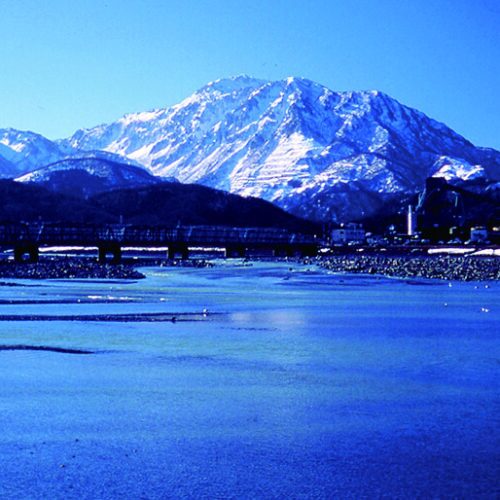 新潟県糸魚川市の黒姫山
