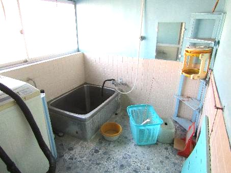大分県杵築市の物件の浴室。洗い場が広く、使いやすそう。