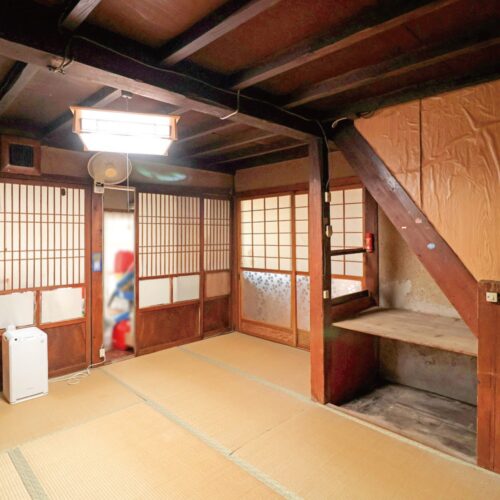 山形県大江町の物件の内観。情緒あふれる内装がレトロ