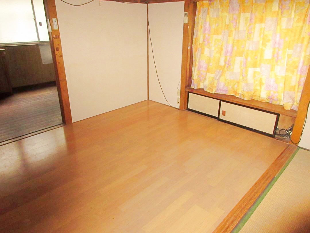 新潟県糸魚川市の物件の1階洋室