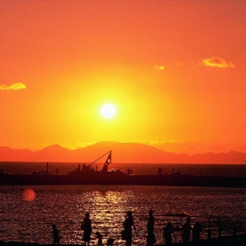 山口県山陽小野田市の「きららビーチ焼野」の夕陽。