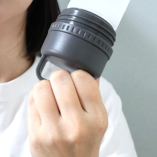 「STICOL」は持ち手があるので、サッと氷のう部分を取り出しやすく、そして身体に当てる際も扱いやすいと感じました。