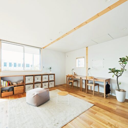 大きな空間を家族のステージに合わせて好みの間取りに変えやすい「木の家」／無印良品の家・MUJI HOUSE