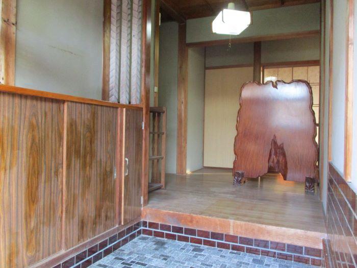 岡山県備前市の物件の玄関。