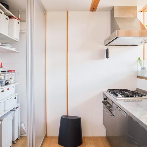 キッチンでは、無印良品のポリプロピレン収納ケースを利用／無印良品の家・MUJI HOUSE