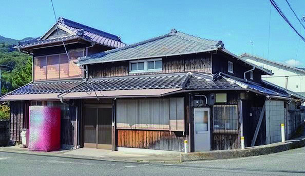 山口県柳井市の物件の外観。